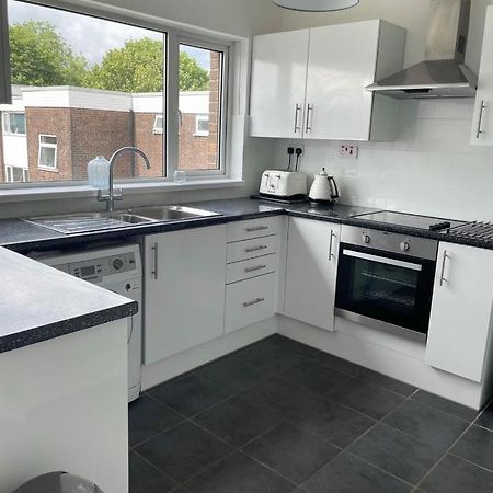 Apartament Cozy Flat 15 Mins From City Centre With Parking Cardiff Zewnętrze zdjęcie