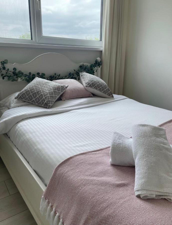 Apartament Cozy Flat 15 Mins From City Centre With Parking Cardiff Zewnętrze zdjęcie