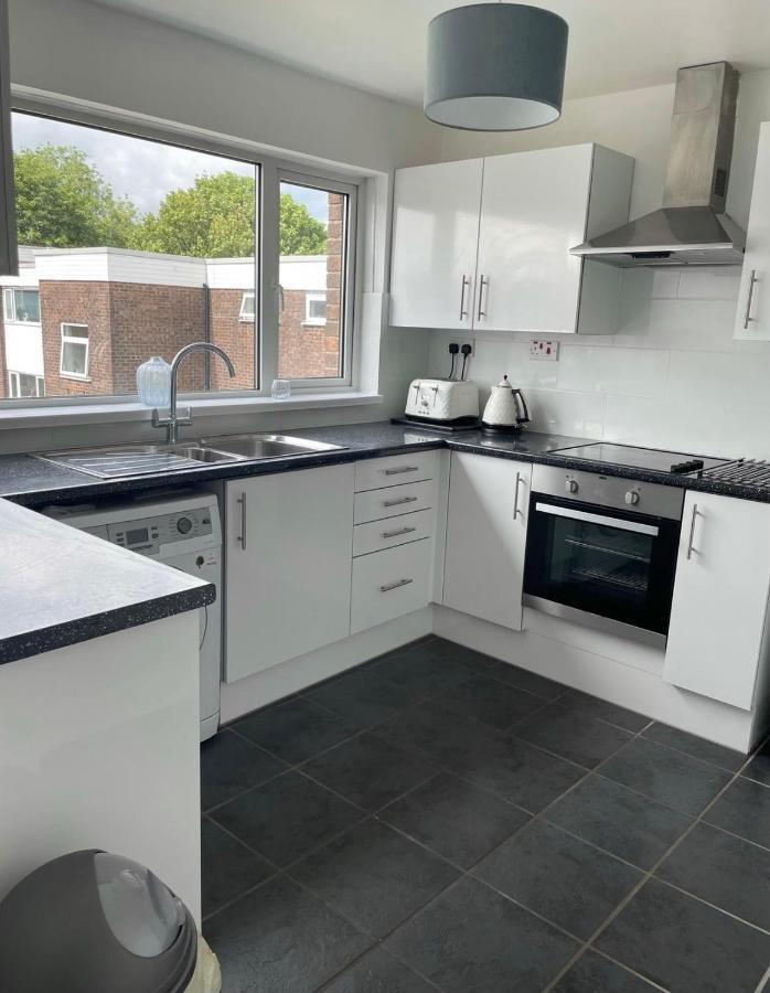 Apartament Cozy Flat 15 Mins From City Centre With Parking Cardiff Zewnętrze zdjęcie