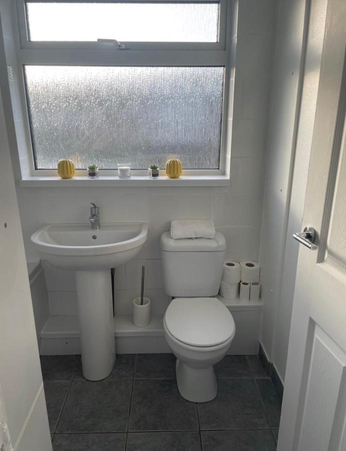 Apartament Cozy Flat 15 Mins From City Centre With Parking Cardiff Zewnętrze zdjęcie